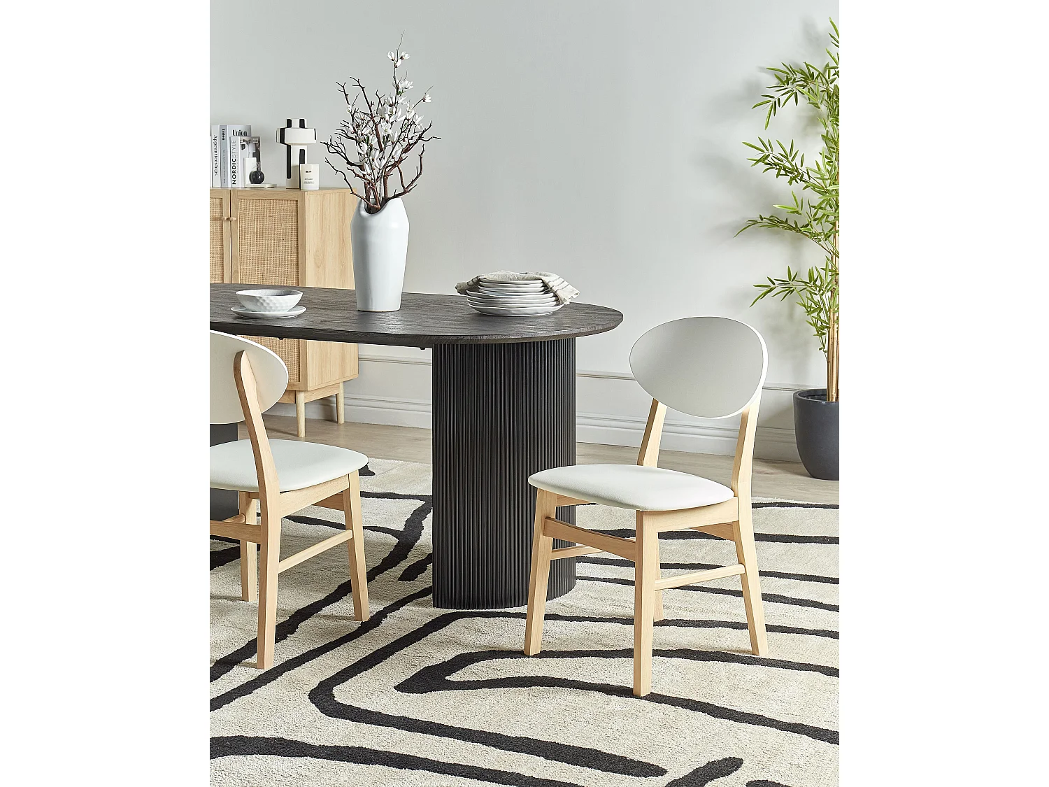 Esszimmerstühle 2er Set Creme Kunstledersitz Dunkles Holzgestell Amery