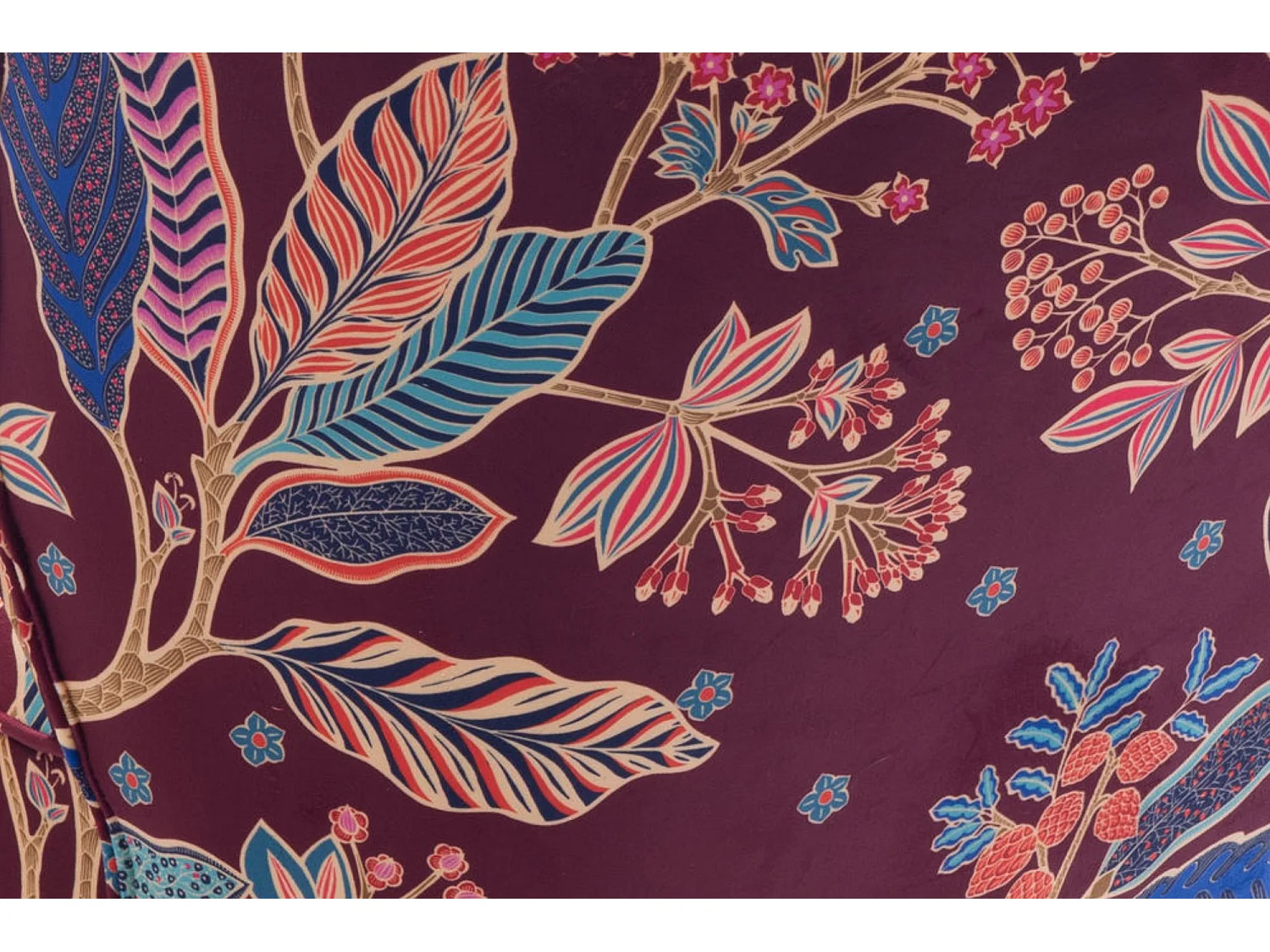 Fauteuil crapaud en velours prune à motifs - VIOLETTE