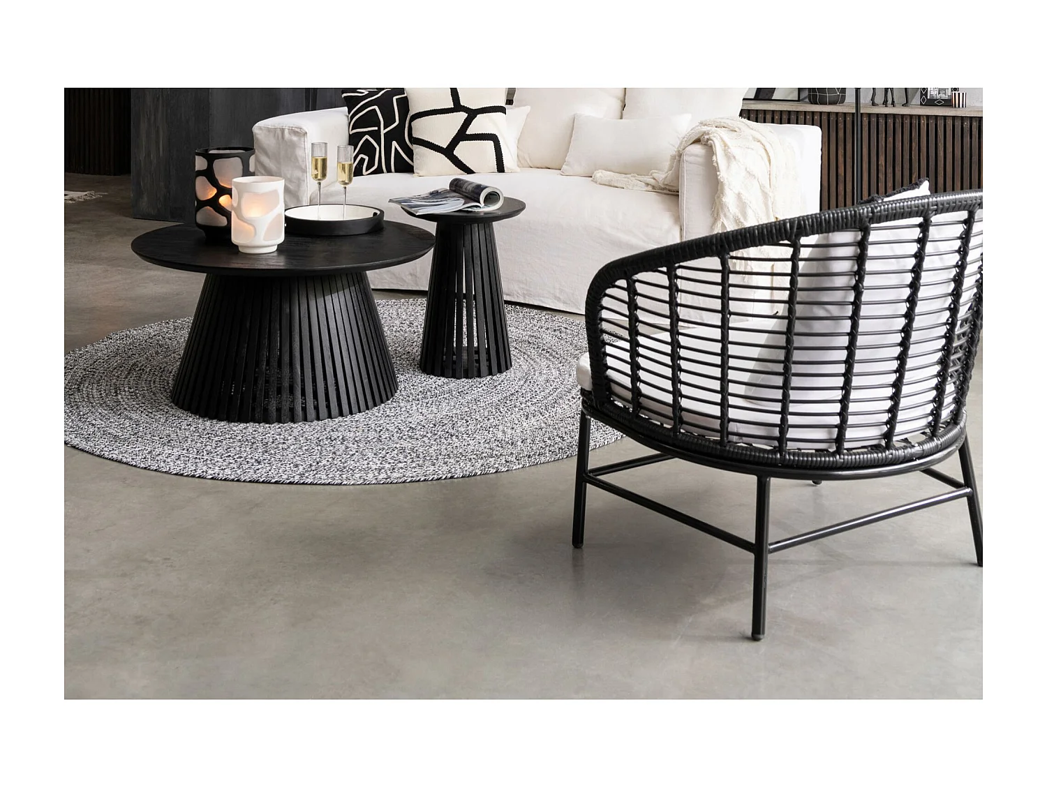 Table basse ronde en bois de manguier - VALERIE