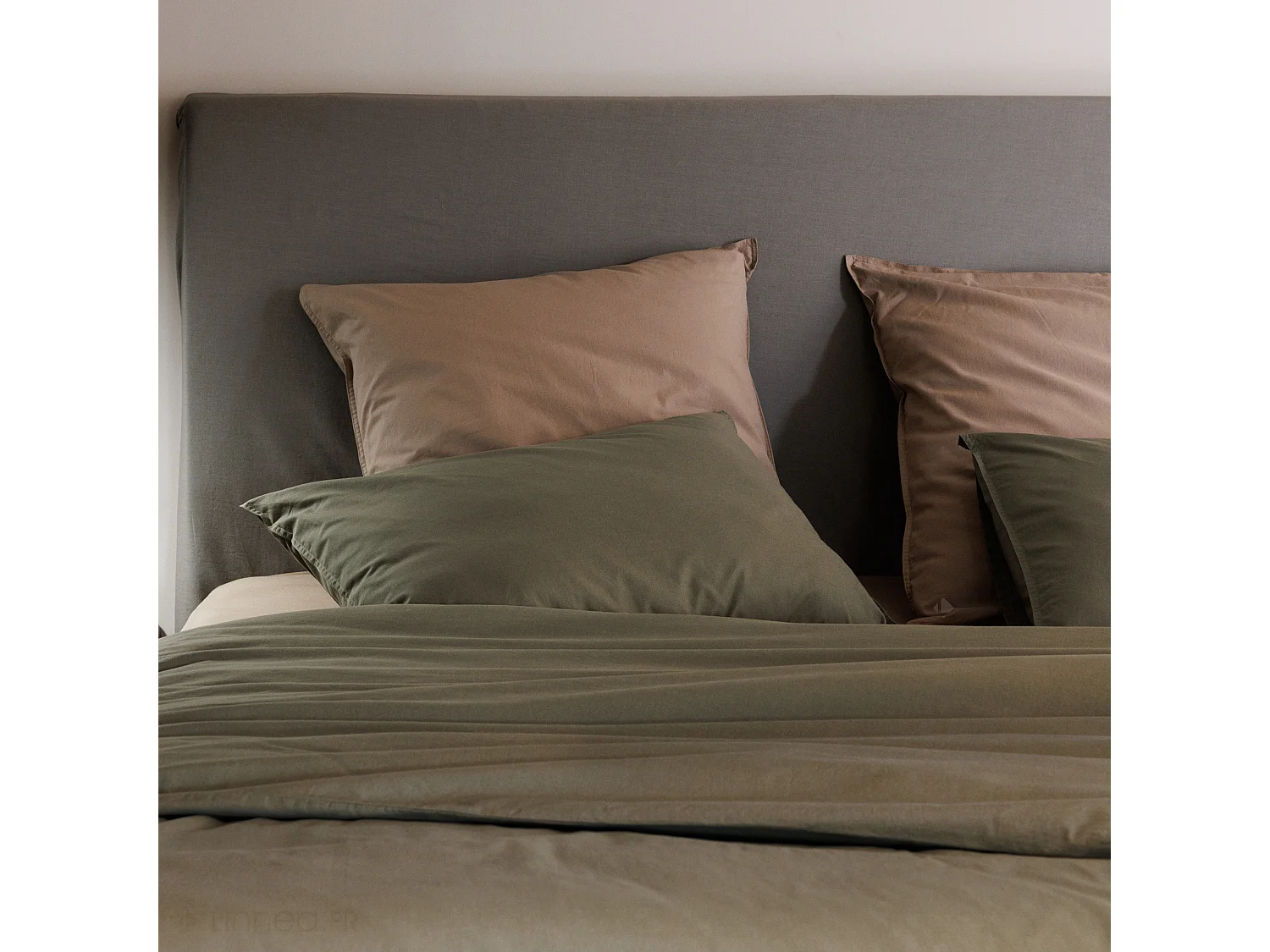 Parure de lit 260x240 cm et 65x65 cm coton lavé PALACE marron camel 3 pièces