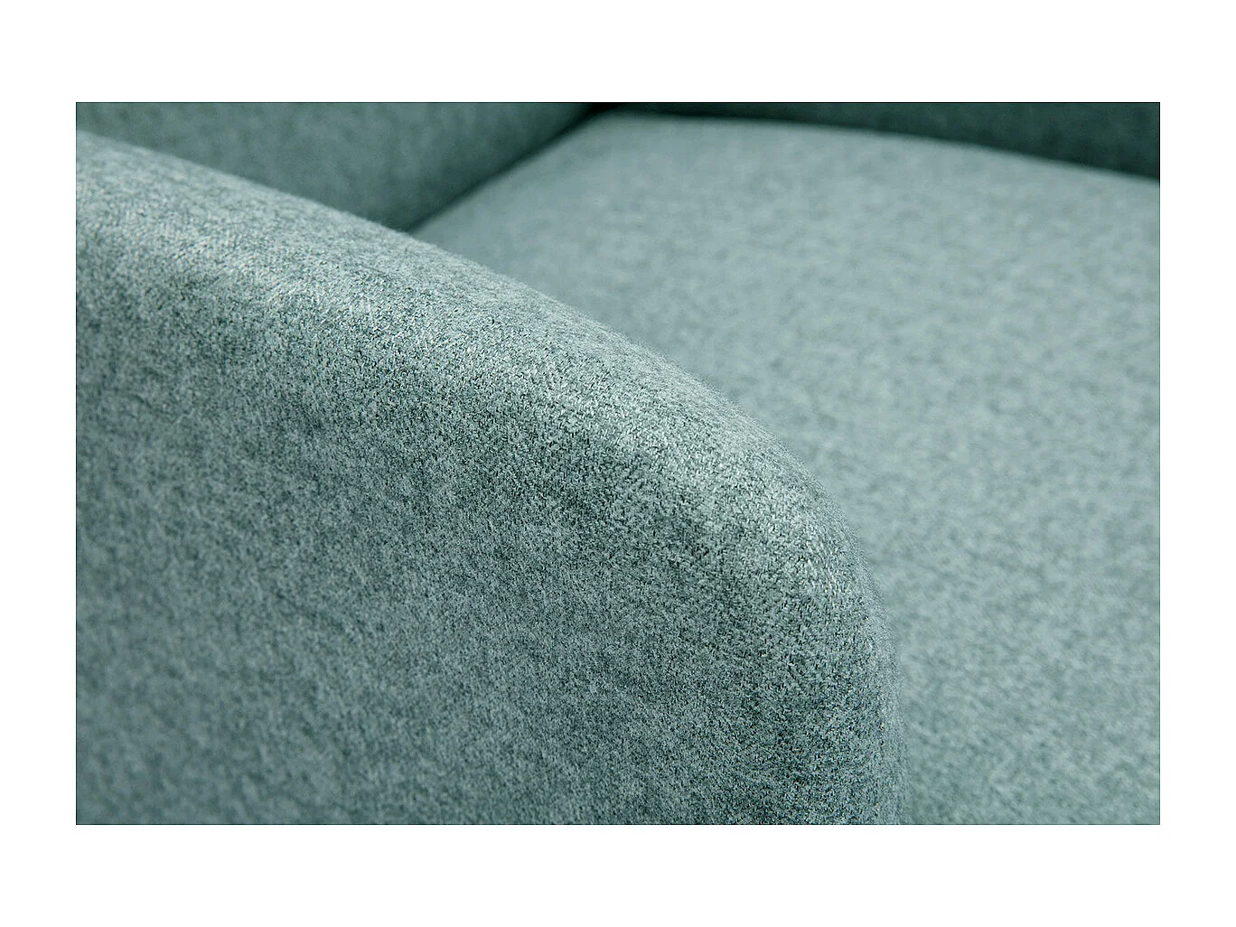 Fauteuil scandinave en tissu vert de gris et bois clair ISKO