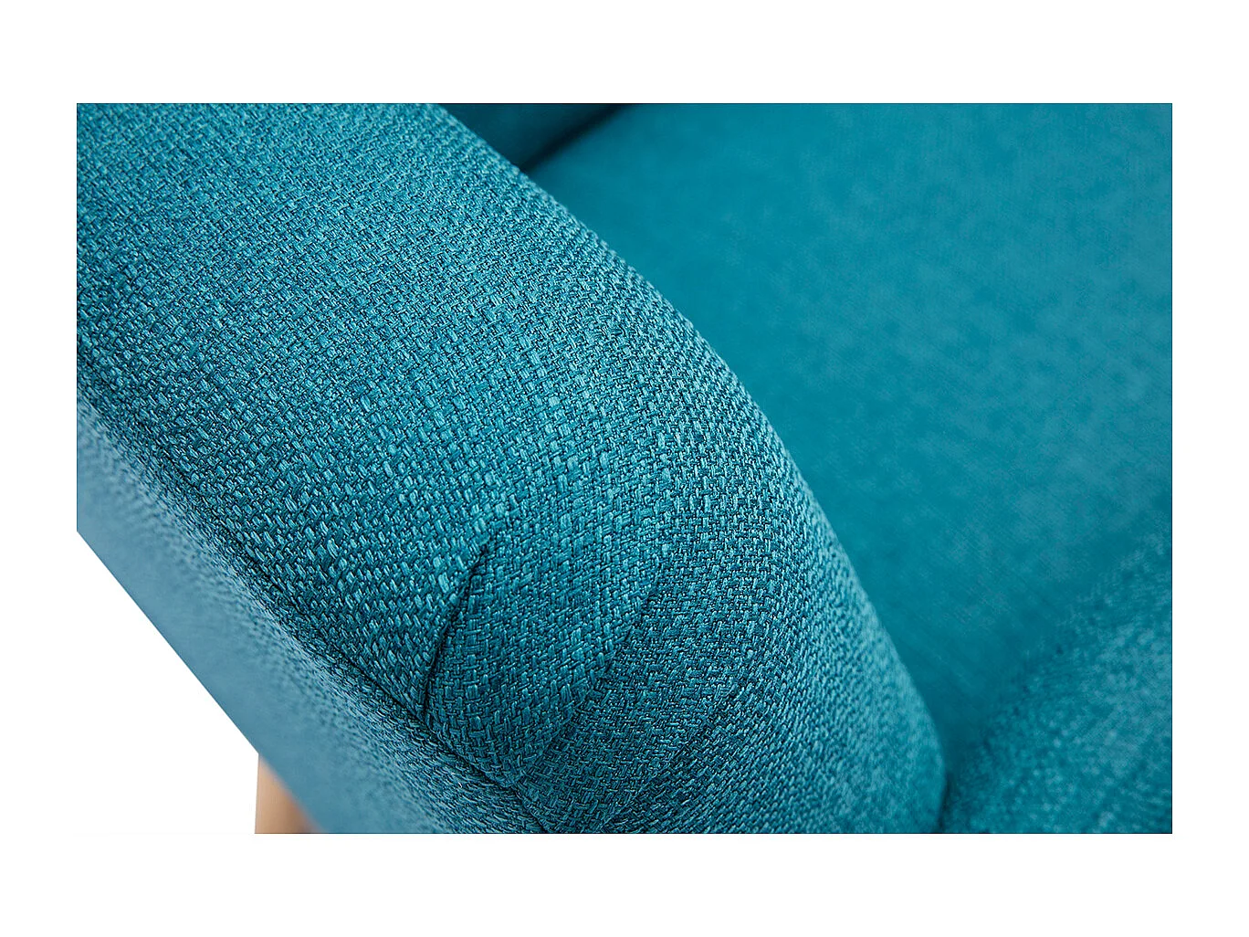 Sillón nórdico de tela azul petróleo y madera clara ISKO