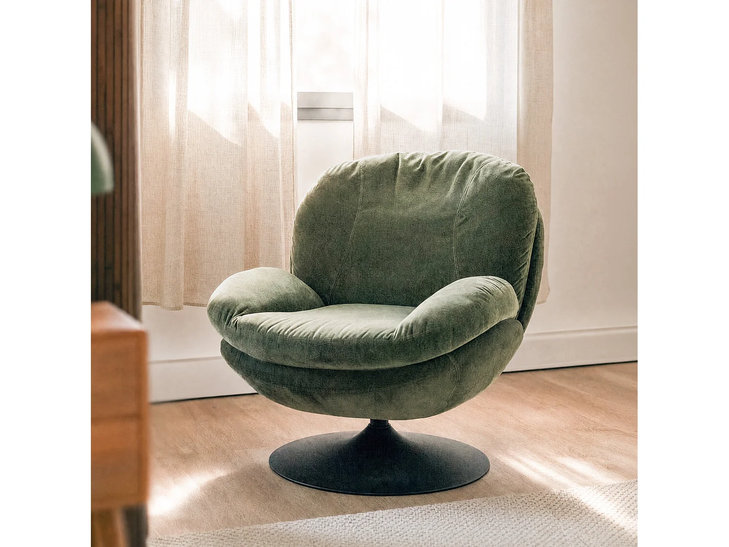 Sillón giratorio en tejido efecto terciopelo verde caqui - Ricci