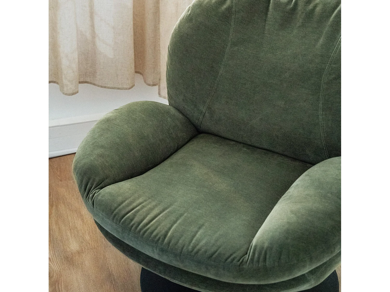 Sillón giratorio en tejido efecto terciopelo verde caqui - Ricci