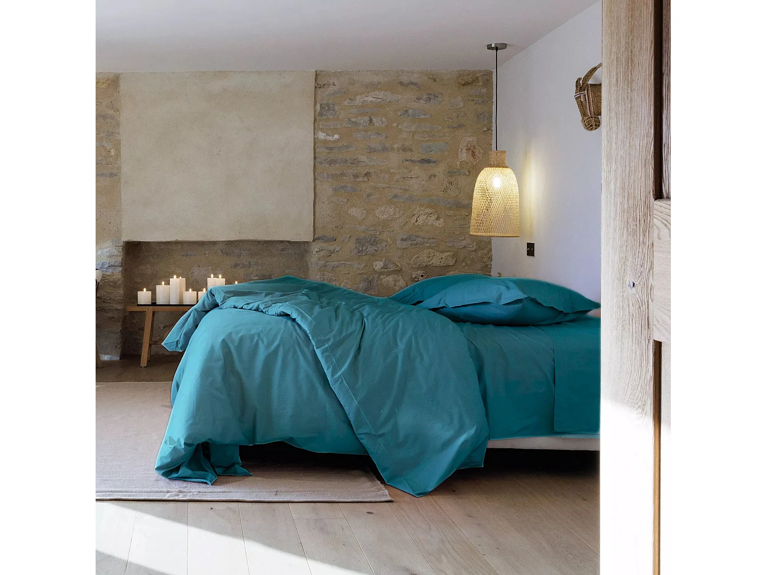 Parure de lit 260x240 cm et taie 65x65 cm percale MANOIR bleu Lagon