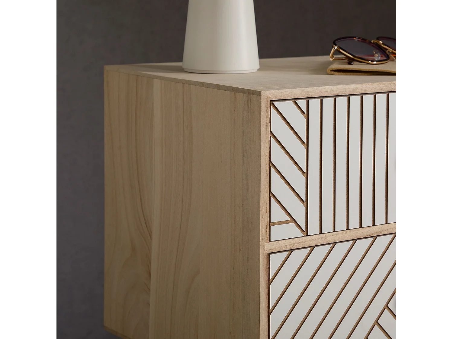 Table de chevet PELO petite commode de nuit avec 2 tiroirs rainurés, en bois de paulownia naturel/blanc