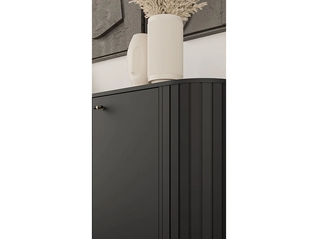 Buffet 3 portes avec façade vitrée – ZANTE – 150 cm – noir avec rainures