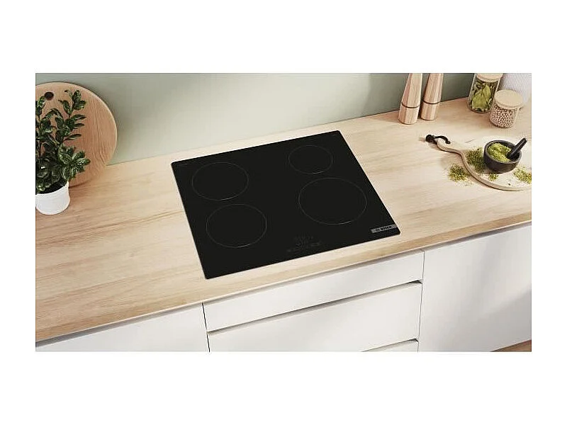 Bosch Table de cuisson à induction 59.2cm 4 feux noir - PUE611BB5H