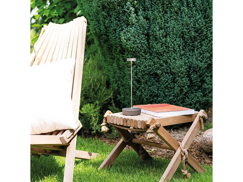 Lampada a led da tavolo Swap titanio opaco ricaricabile e dimmerabile con batteria fino a 12 ore