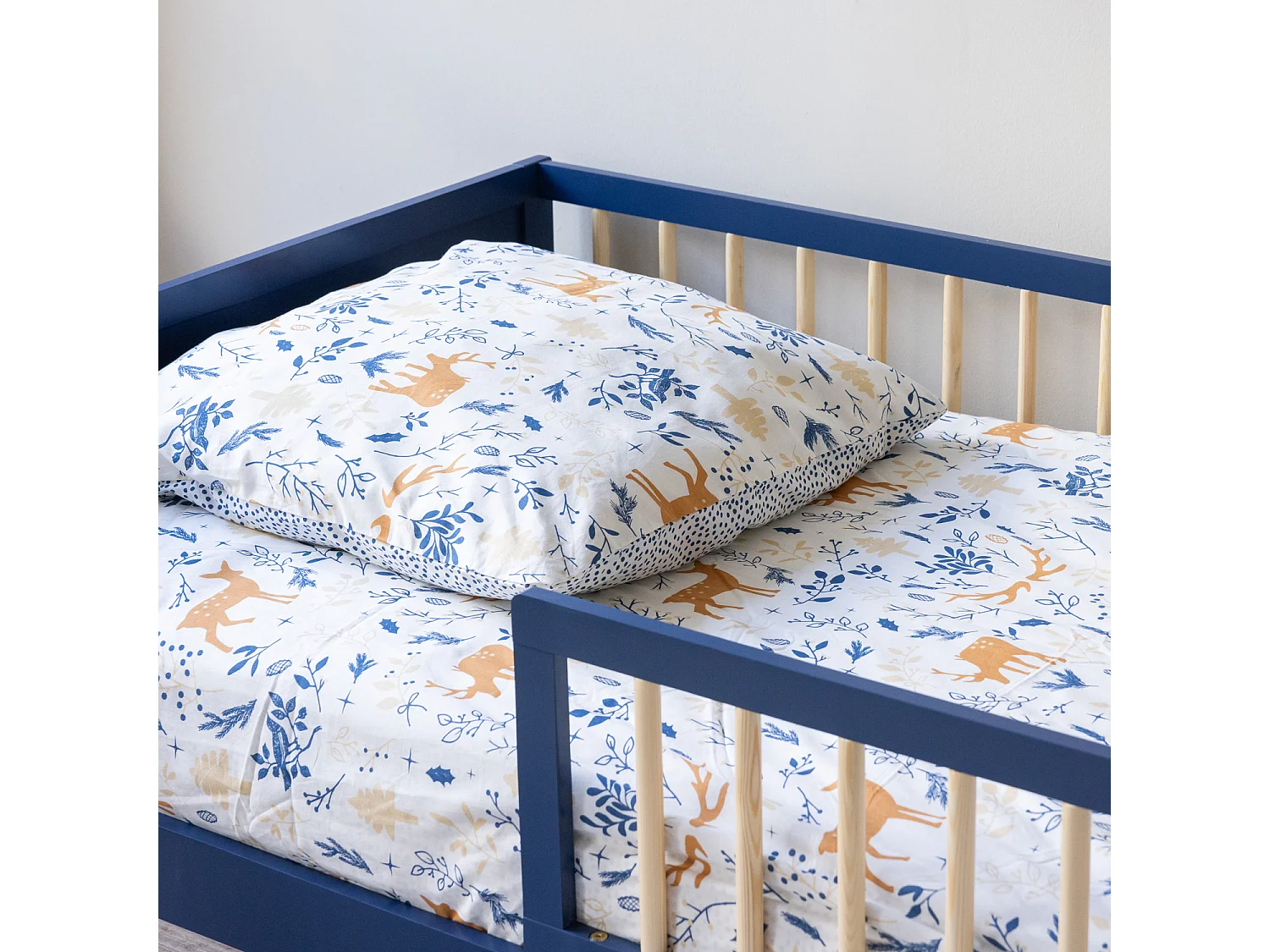 Lit pour enfant 190x90cm bleu foncé ADAM - HAPPY GARDEN