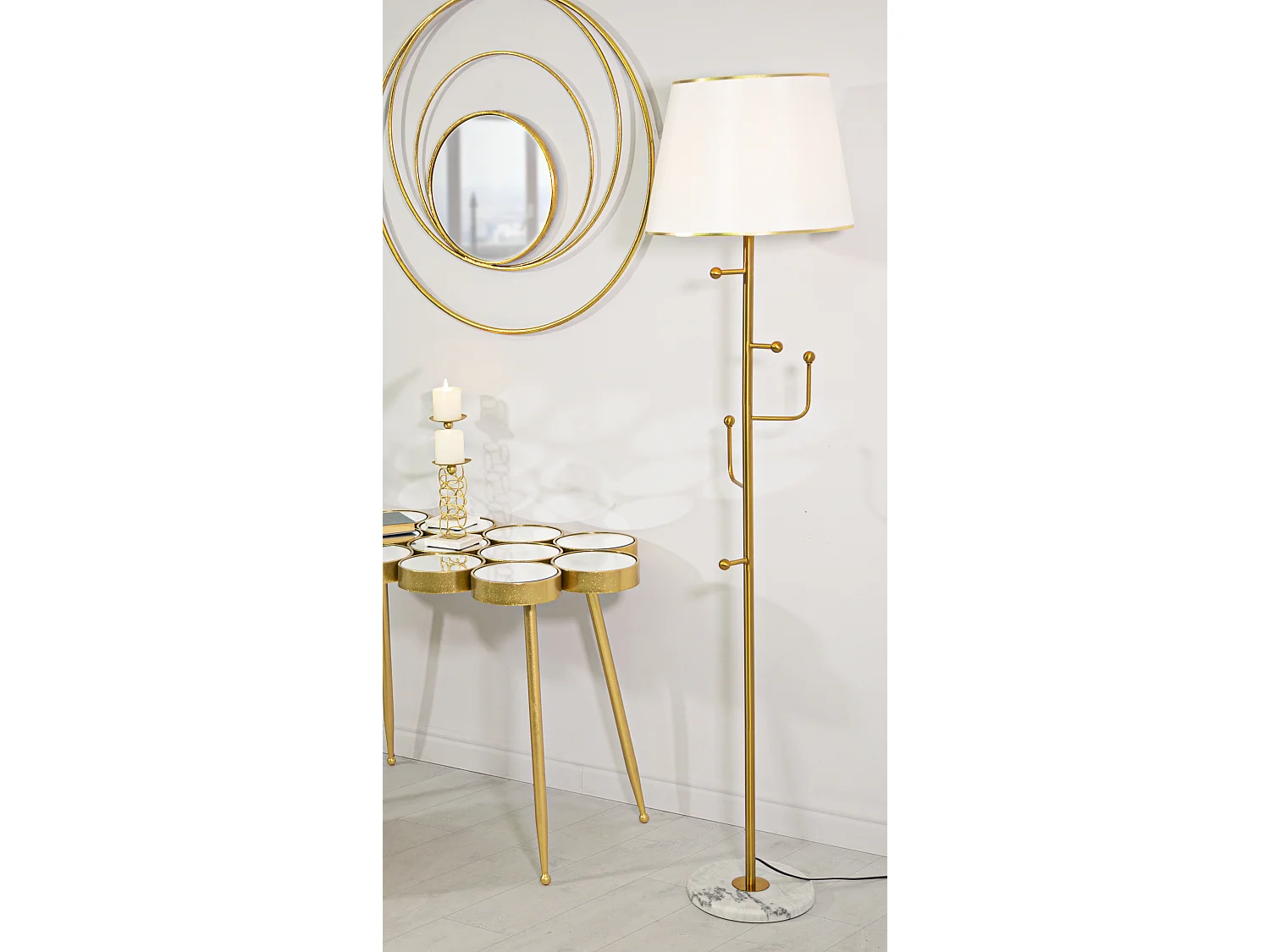 Lampadaire Design en Métal "Hanger" 173cm Blanc & Or