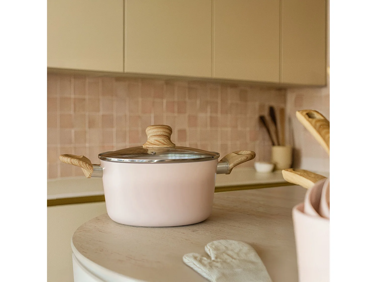 Menastyl - Faitout Colorama 20cm En Aluminium Recycle Rose Couvercle En Verre