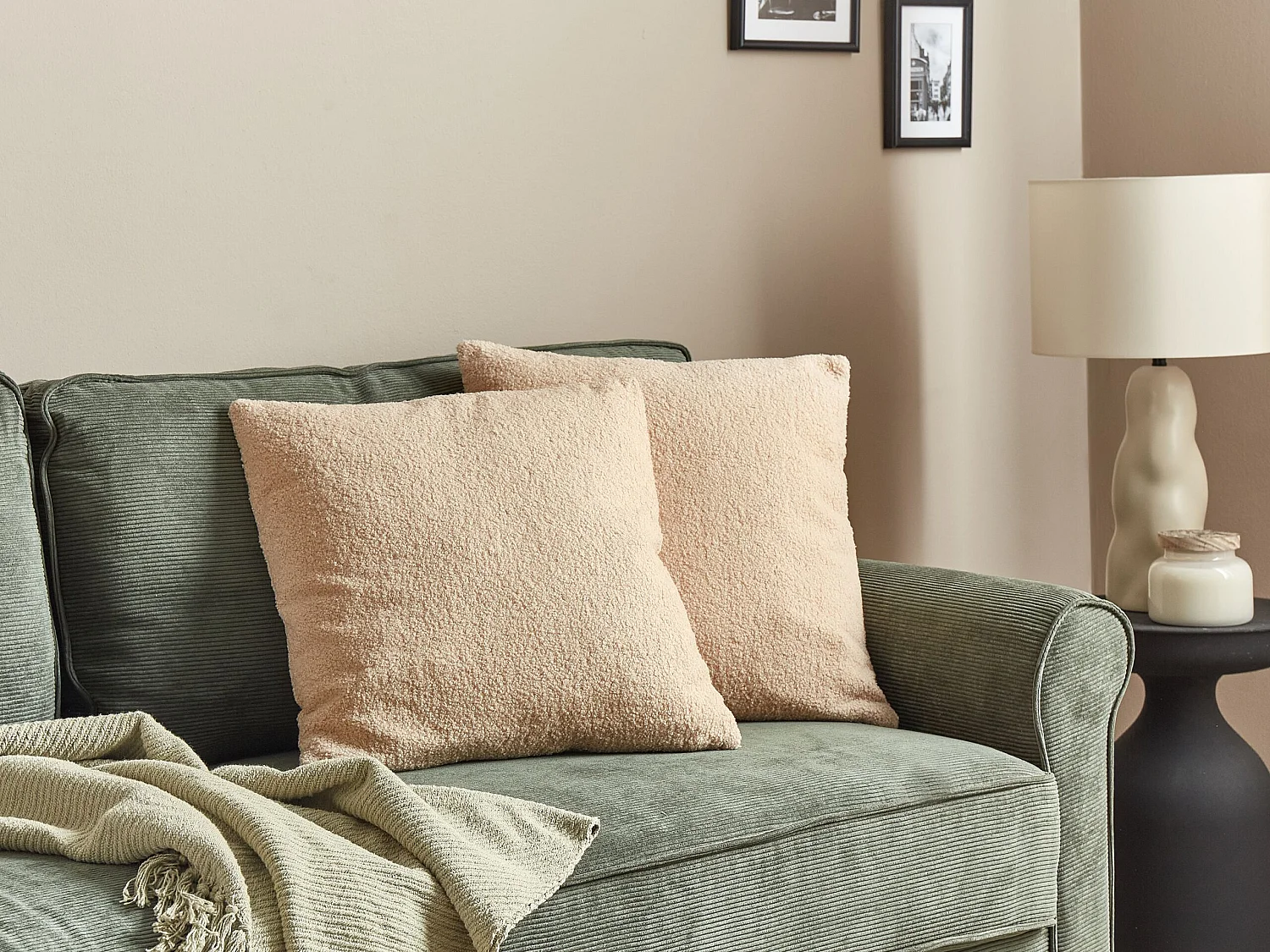 Lot de 2 coussins décoratifs LEUZEA Bouclé 45 x 45 cm Beige sable Unicolore