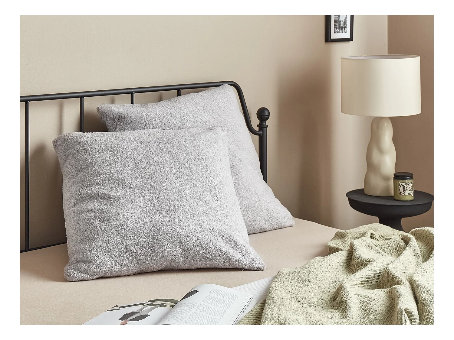 Set di 2 cuscini LEUZEA Bouclé 60 x 60 cm Grigio Tinta unita