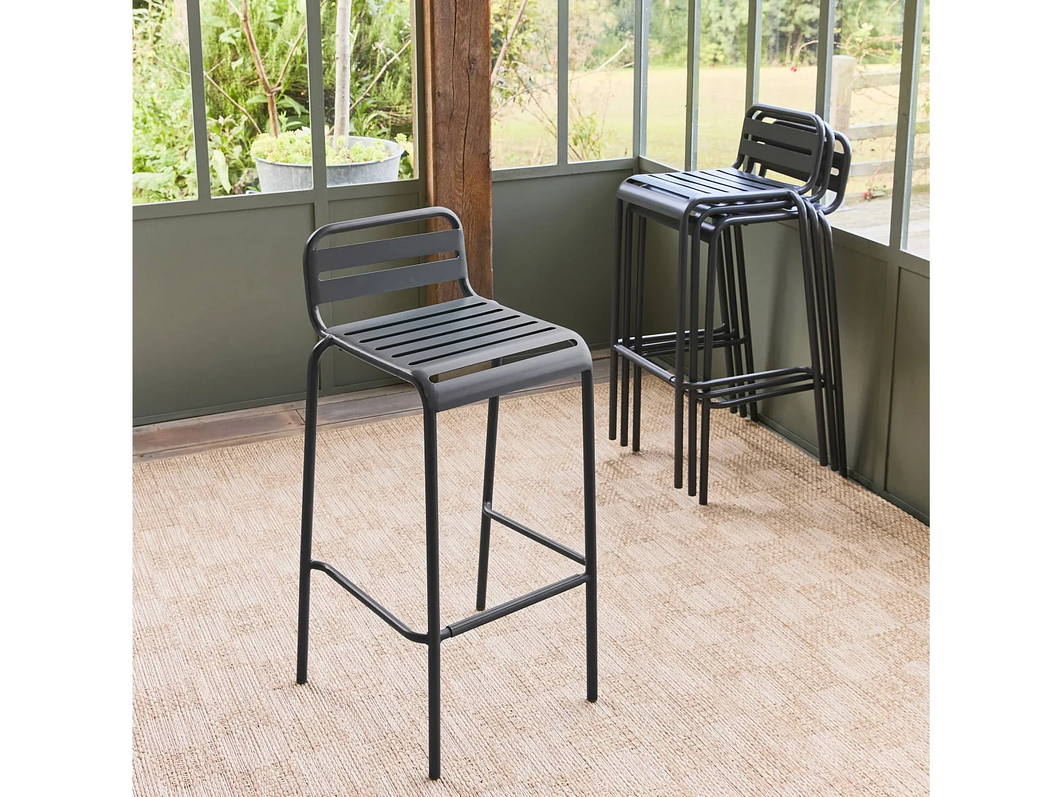 Lot de 4 chaises hautes de jardin acier. 4 places. anthracite. L 44 x P 41 x H 85cm