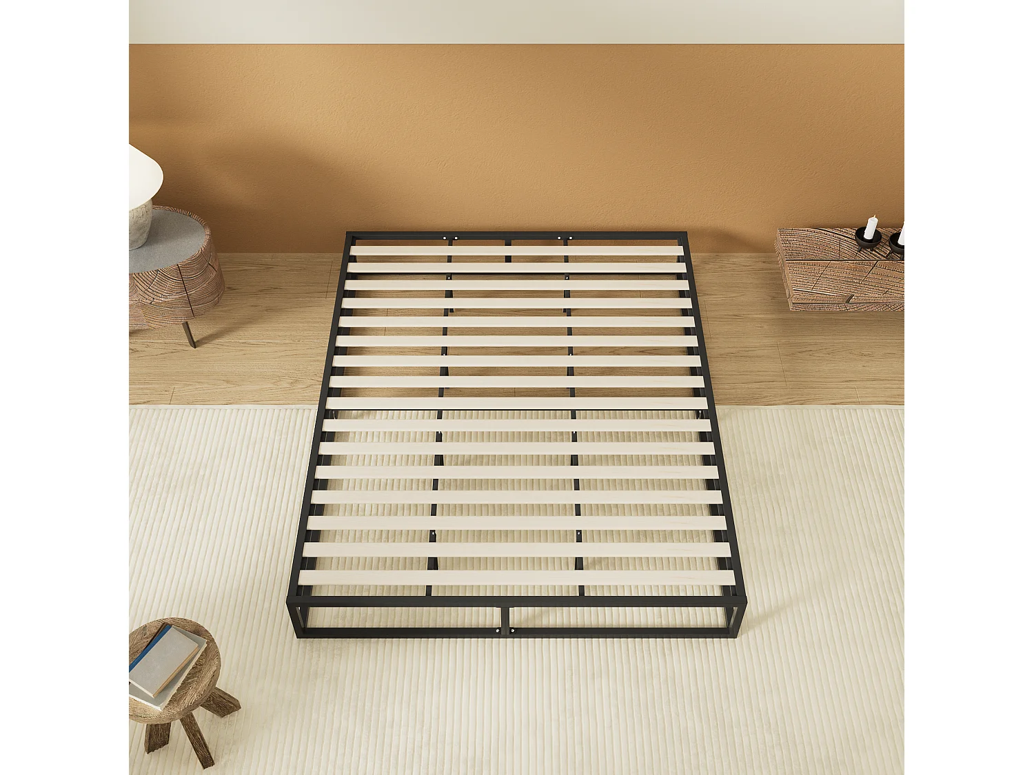 Lit 140x190 cm, cadre en acier, lattes en bois