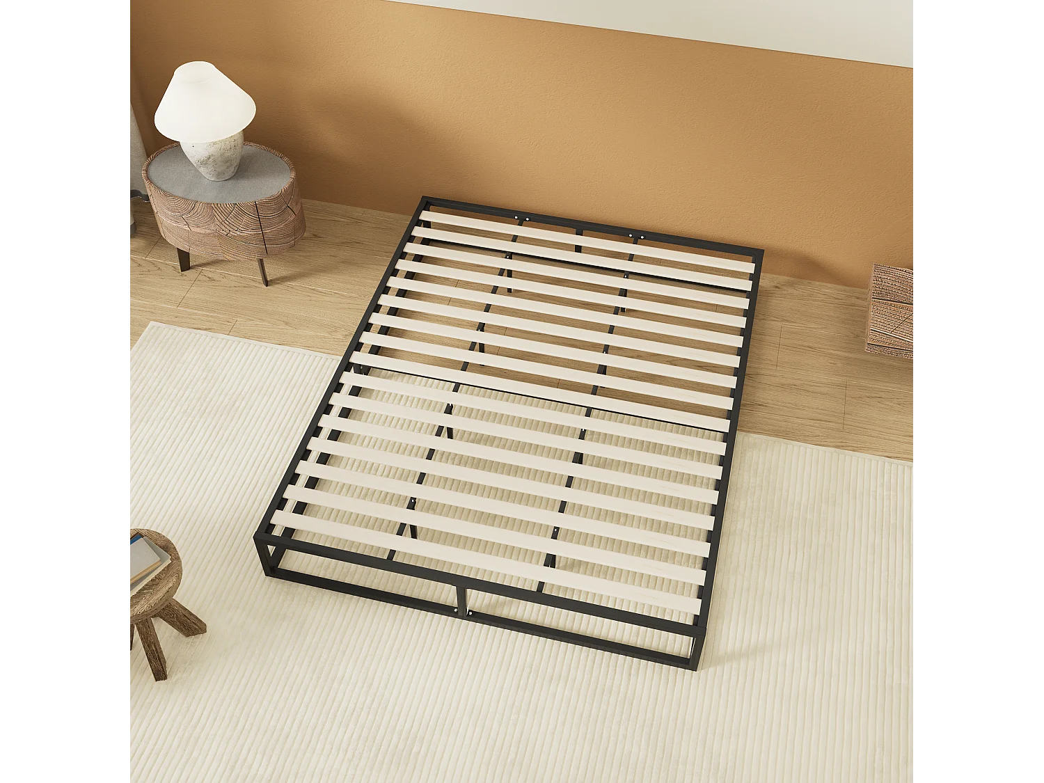 Lit 140x190 cm, cadre en acier, lattes en bois