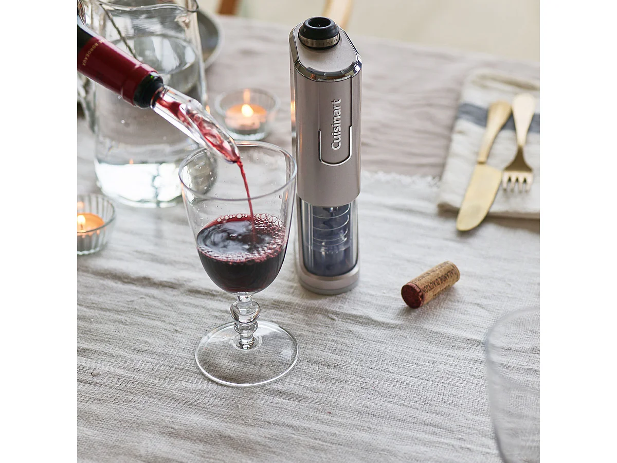 Cuisinart Tire-bouchon sans fil avec pompe à vide et verseur - rwo100e