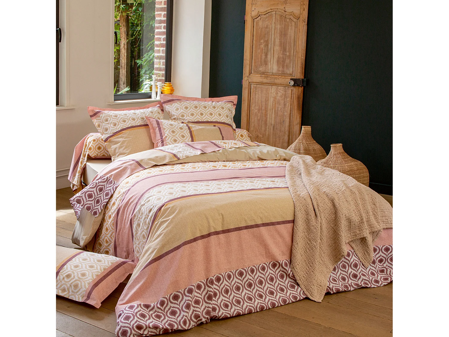 Parure de lit 2 pièces : housse 140x200 cm et taie 50x70 cm coton INOUK rose/beige