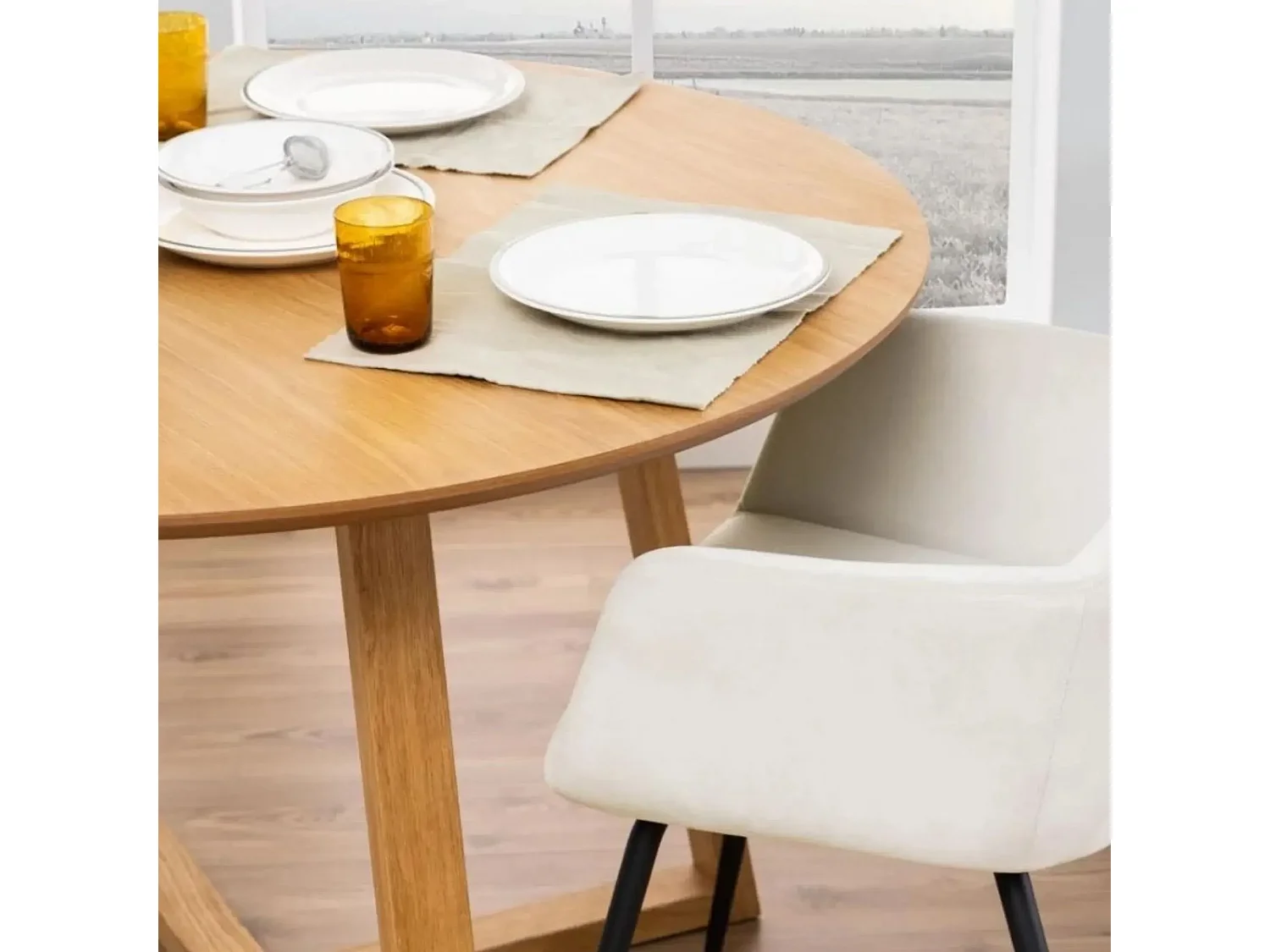 Table à manger ronde pieds croisés chêne naturel 4 places D120 - MOLY