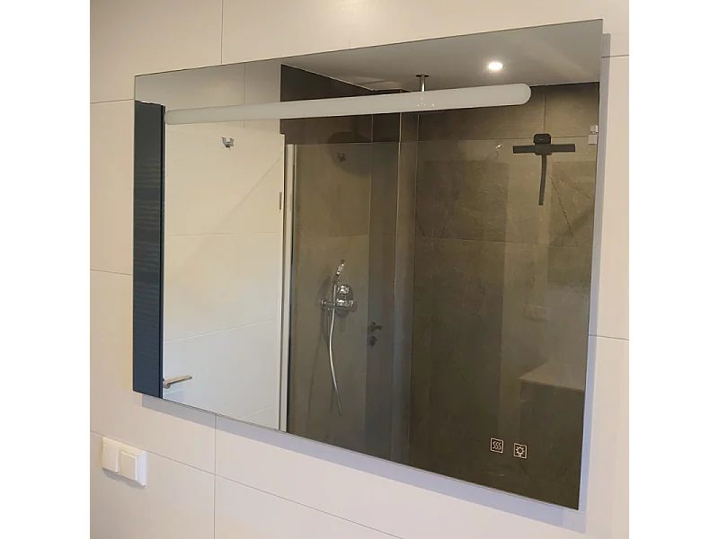 Miroir LED 120 cm BURGBAD Olena tactile et antibuée