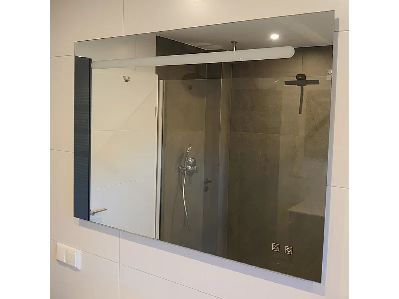 Miroir LED 120 cm BURGBAD Olena tactile et antibuée