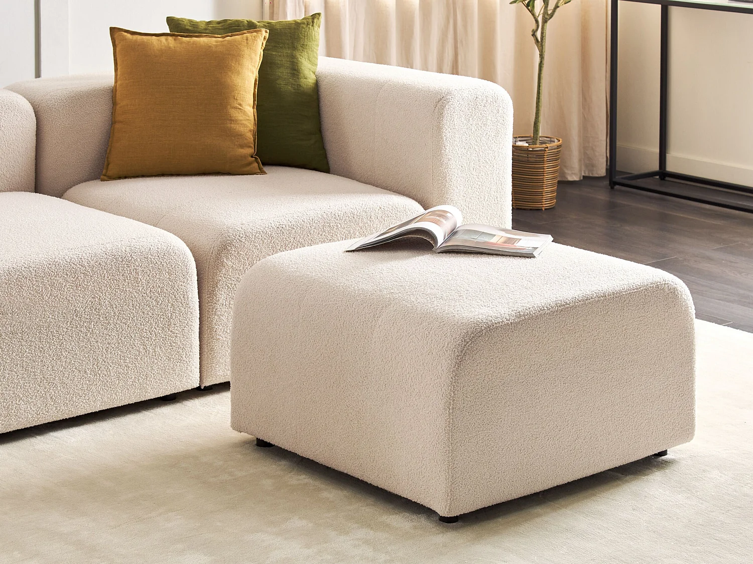 Ottomane Bouclé beige rechteckig 74 x 75 cm modern dick gepolstert Falsterbo