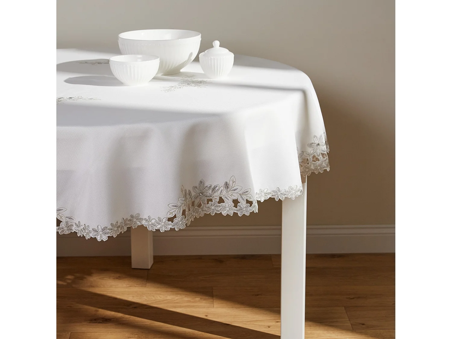 Tischtuch Adelaida2 mittelweiß Ø160 cm