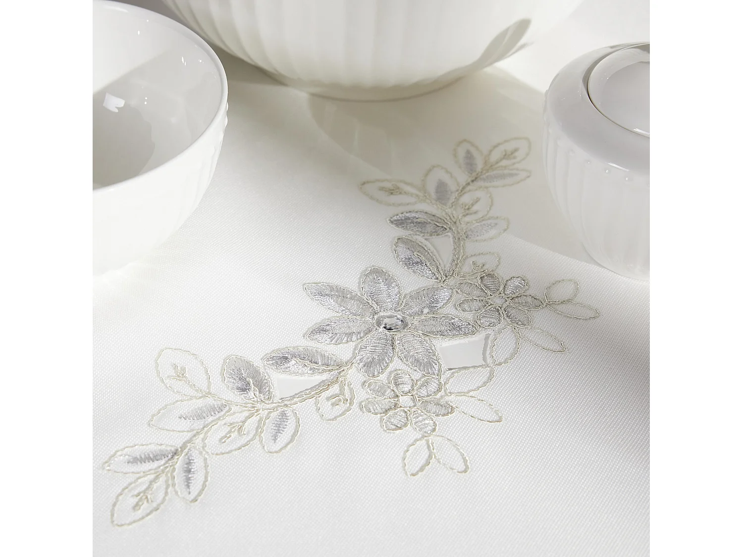 Tischtuch Adelaida2 mittelweiß Ø160 cm
