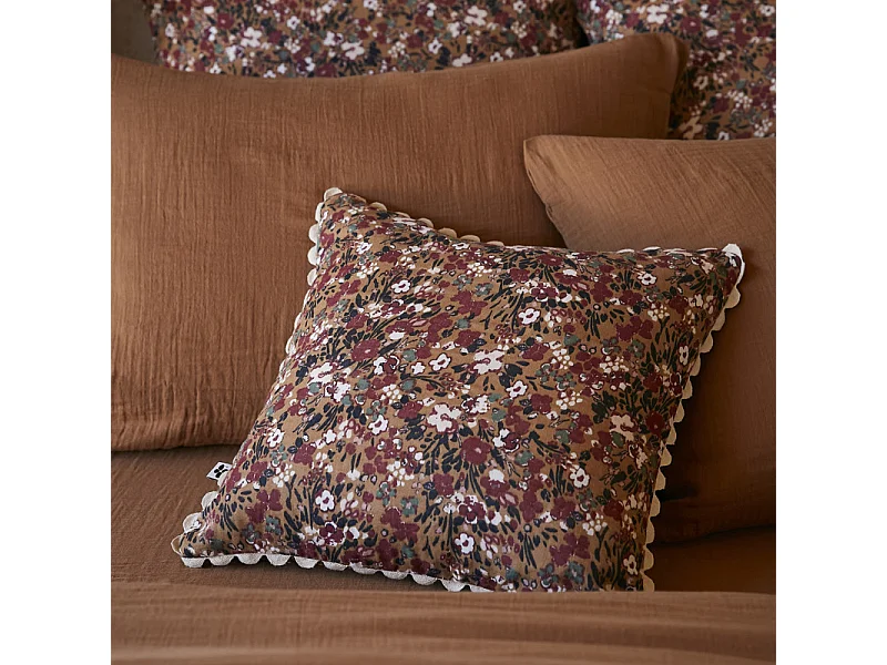 Lot 2 coussins 40 x 40 cm en gaze de coton camel et fleuri - ISABELA 1
