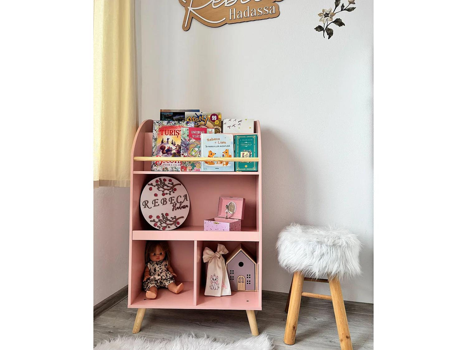 Bücherregal mit 3 Fächern LILOET Holzwerkstoff 102 cm Pastellrosa