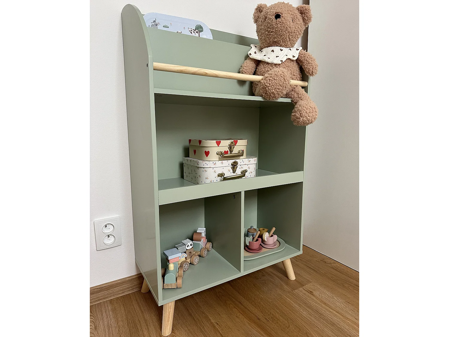 Bücherregal mit 3 Fächern LILOET Holzwerkstoff 102 cm Hellgrün