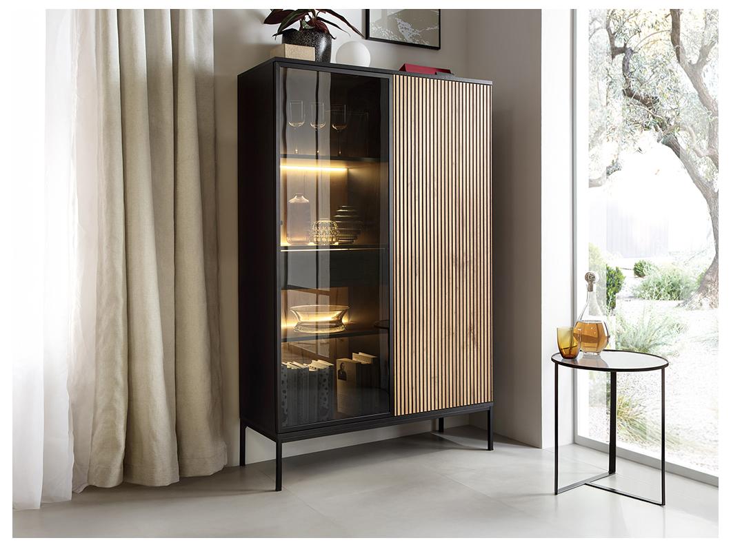 Vitrinenschrank - 2 Türen & 1 Schublade - mit LED-Beleuchtung - MDF & Rauchglas - Schwarz & Holzfarben - OVILA