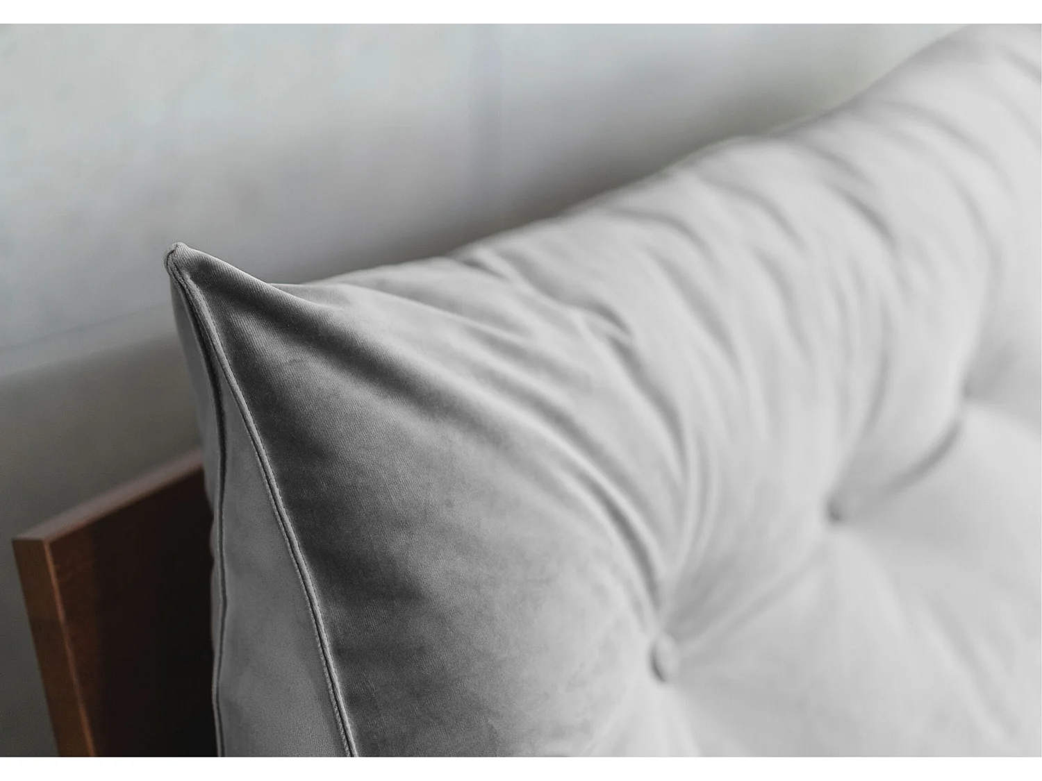 Rückenkissen Triangel für bett grau 200