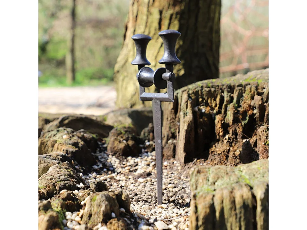 Enrouleur support porte tuyau arrosage à piquer en fonte marron 40cm