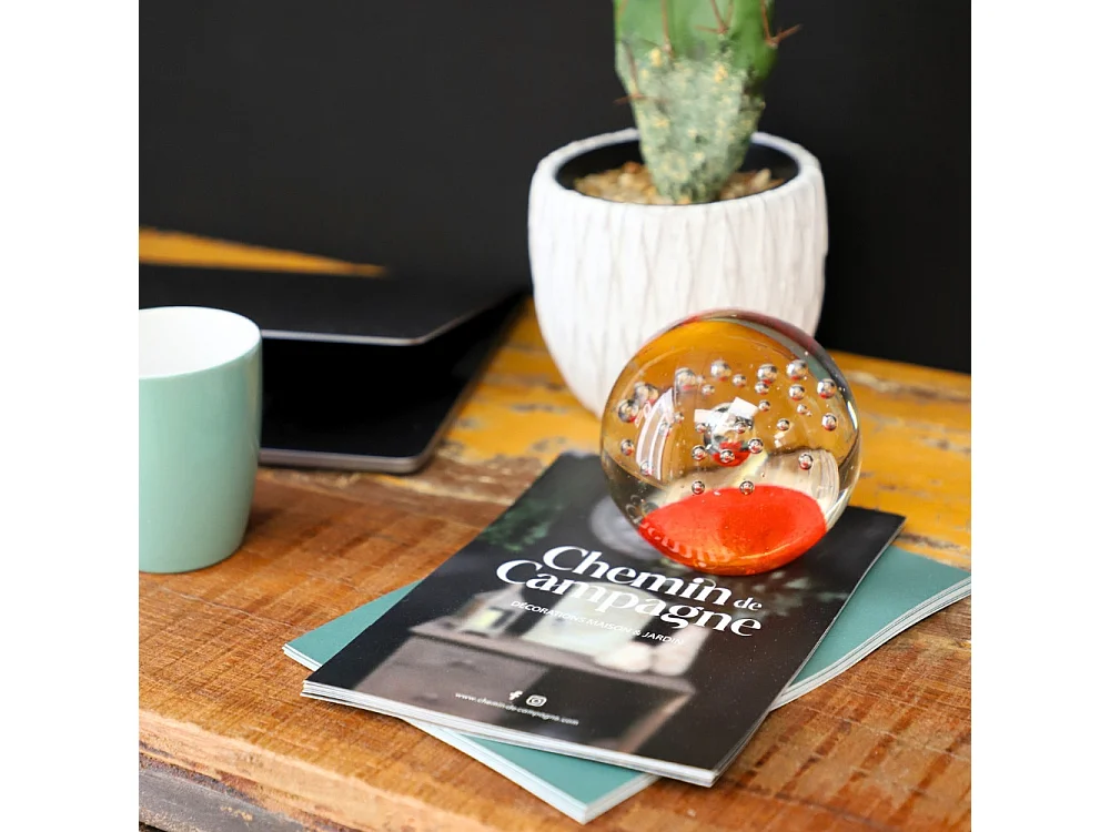 Presse papier sulfure en verre rouge Ø.10.5 cm