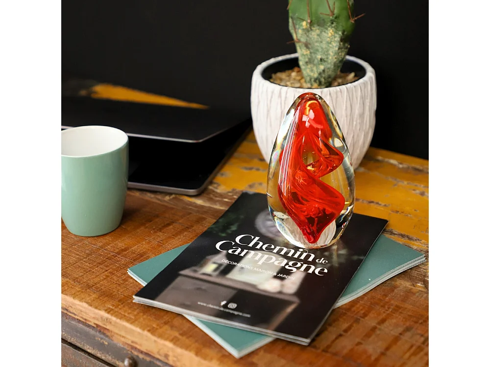 Presse papier sulfure "Tourbillons" en verre rouge 13.5 x 8 cm