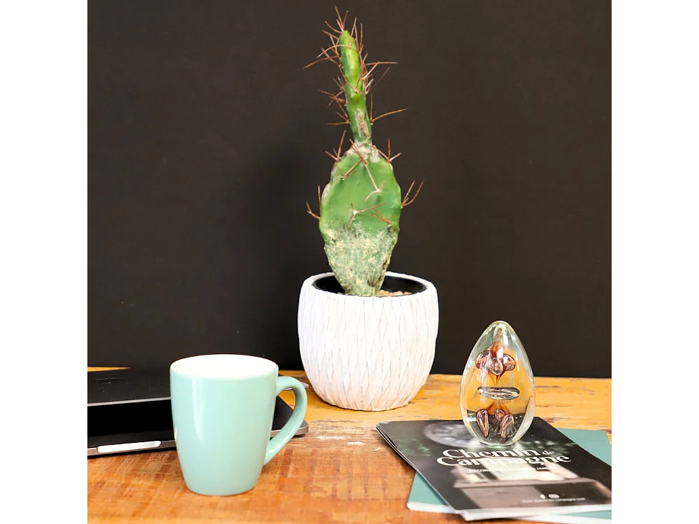 Presse papier sulfure "Gouttes" en verre mauve 9.5 x 6 cm