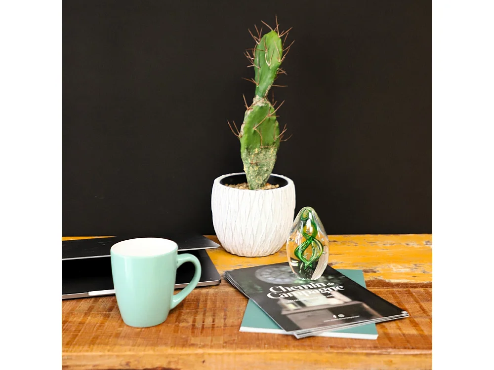 Presse papier sulfure "Tourbillons" en verre vert 10 x 6 cm