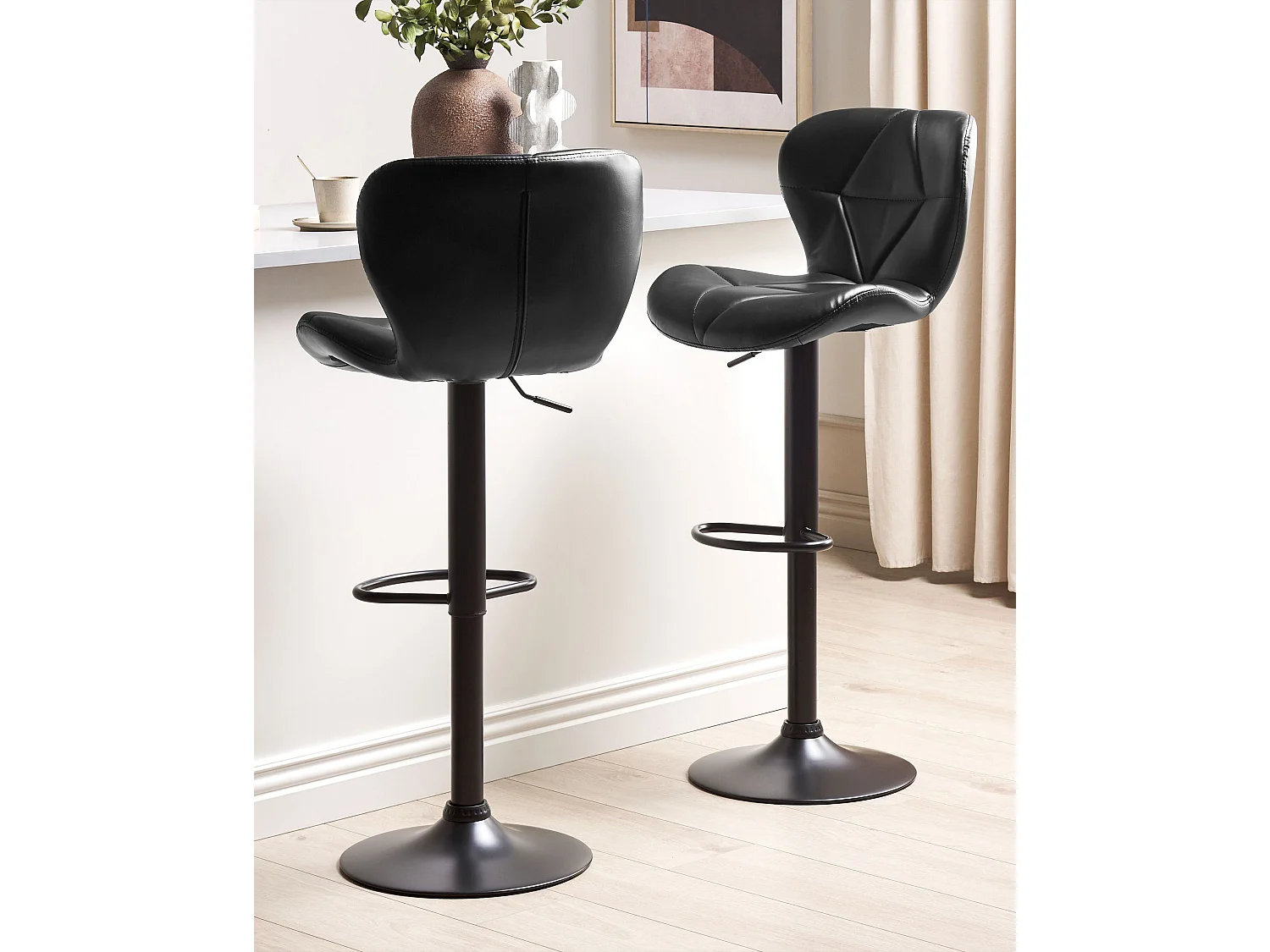 Lot de 2 chaises de bar VALETTA Cuir PU Noir