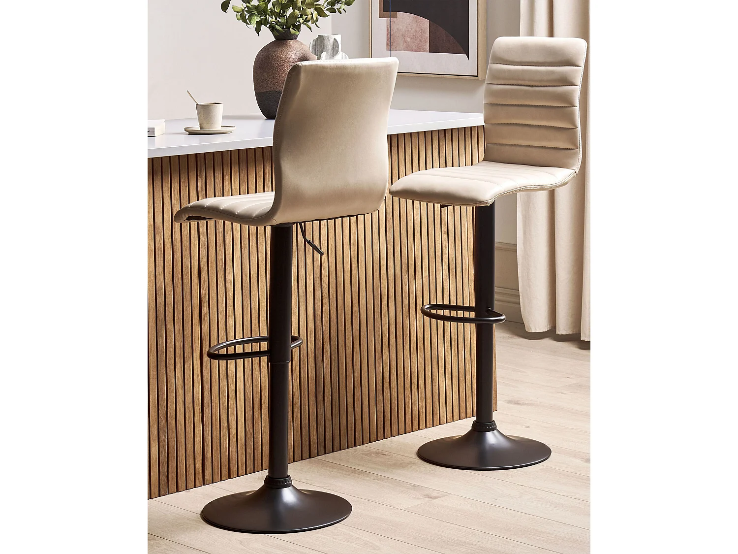 Lot de 2 chaises de bar LUCERNE Cuir PU Beige clair