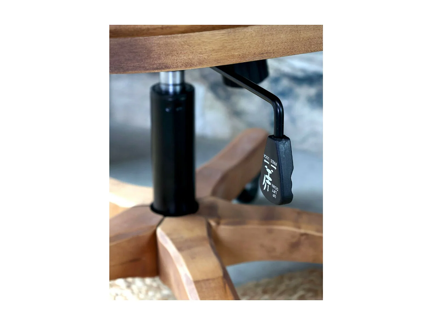 Chaise de bureau antique en rotin et bois de bouleau 62 x 62 x 92 cm