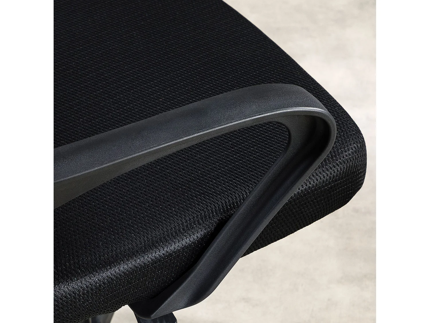 Chaise de bureau PHOENIX, Pivotante et réglable en hauteur, Tissu mesh, Avec accoudoirs, Noir