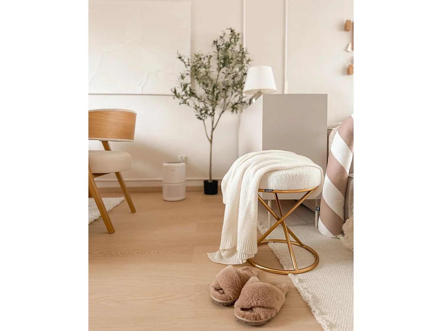 Footstool PRESHO Boucle Off-White
