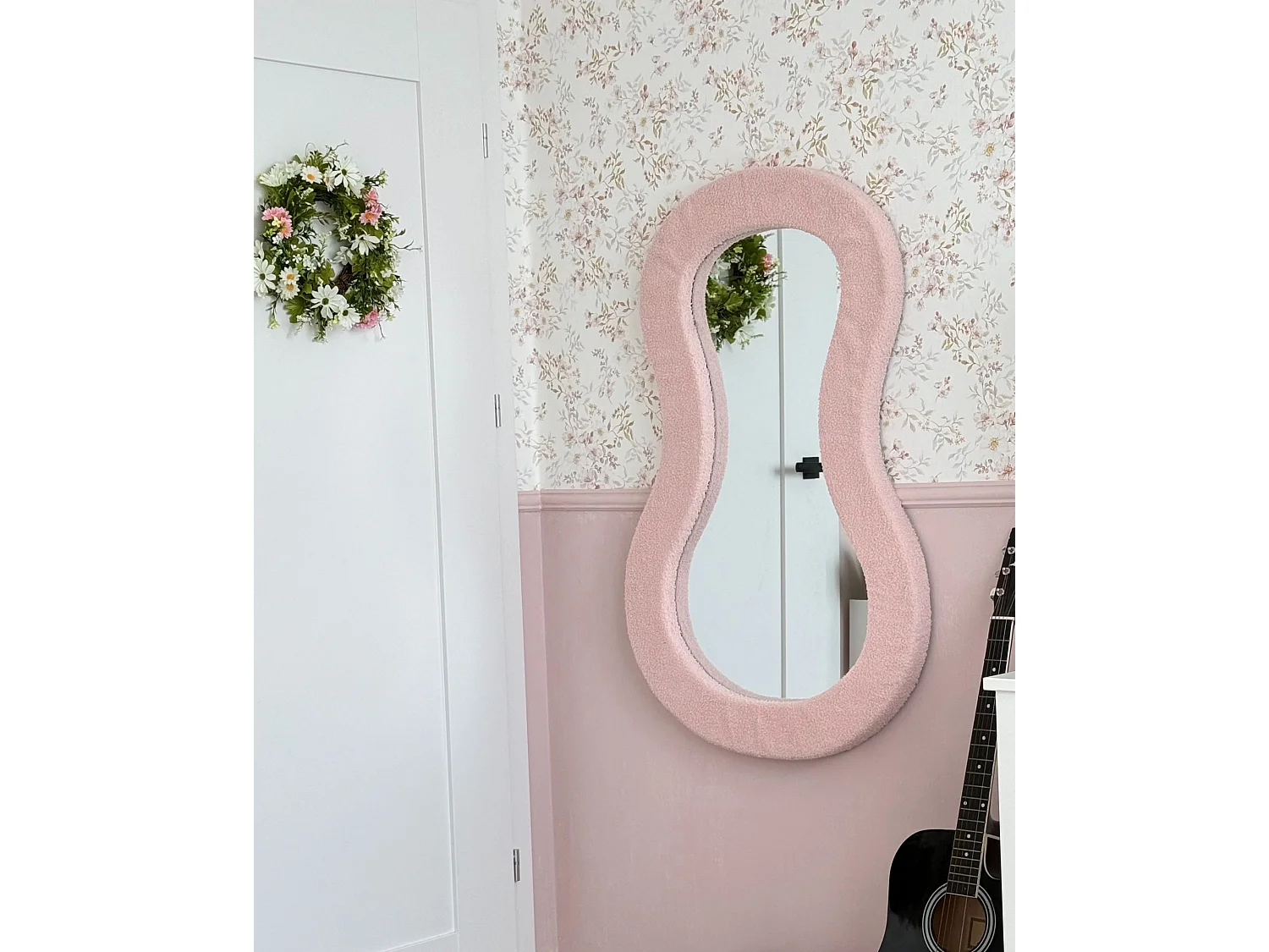 Wandspiegel PLANCHEZ 70 cm 112 cm Bouclé Rosa