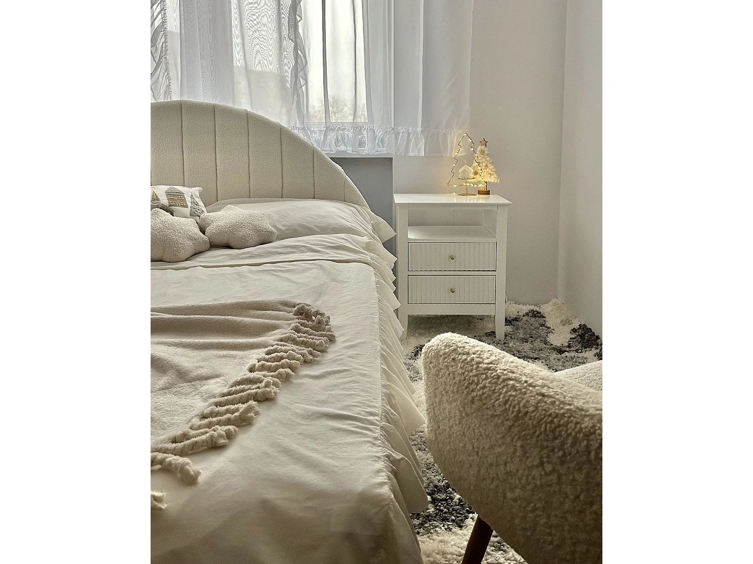 Lit ottoman Bouclé CHADENET 180 x 200 cm Blanc cassé