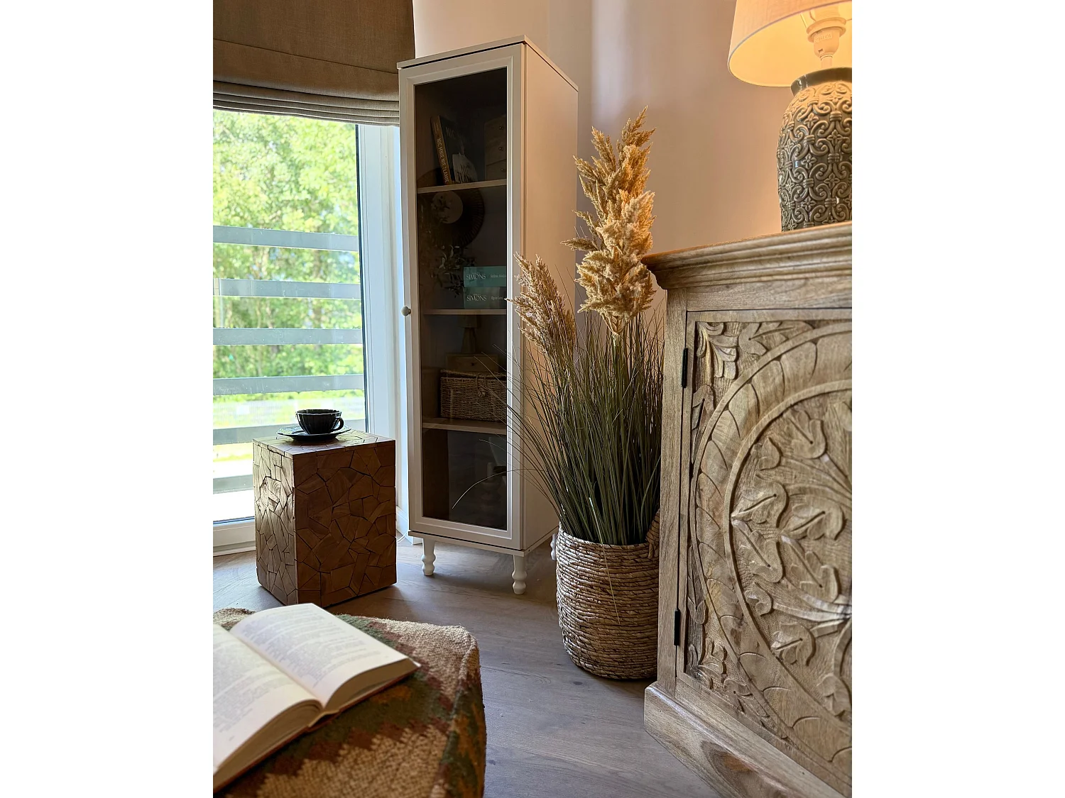 Glass Display Cabinet TINGLEDALE 40 cm White