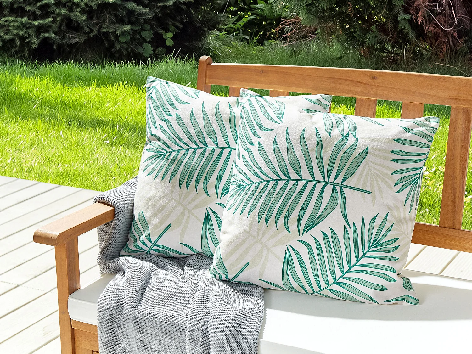 Set aus 2 Gartenkissen für den Außenbereich 45 x 45 cm Polyester Palmenblatt-Motiv Rechteckig Beige und Grün Poggio