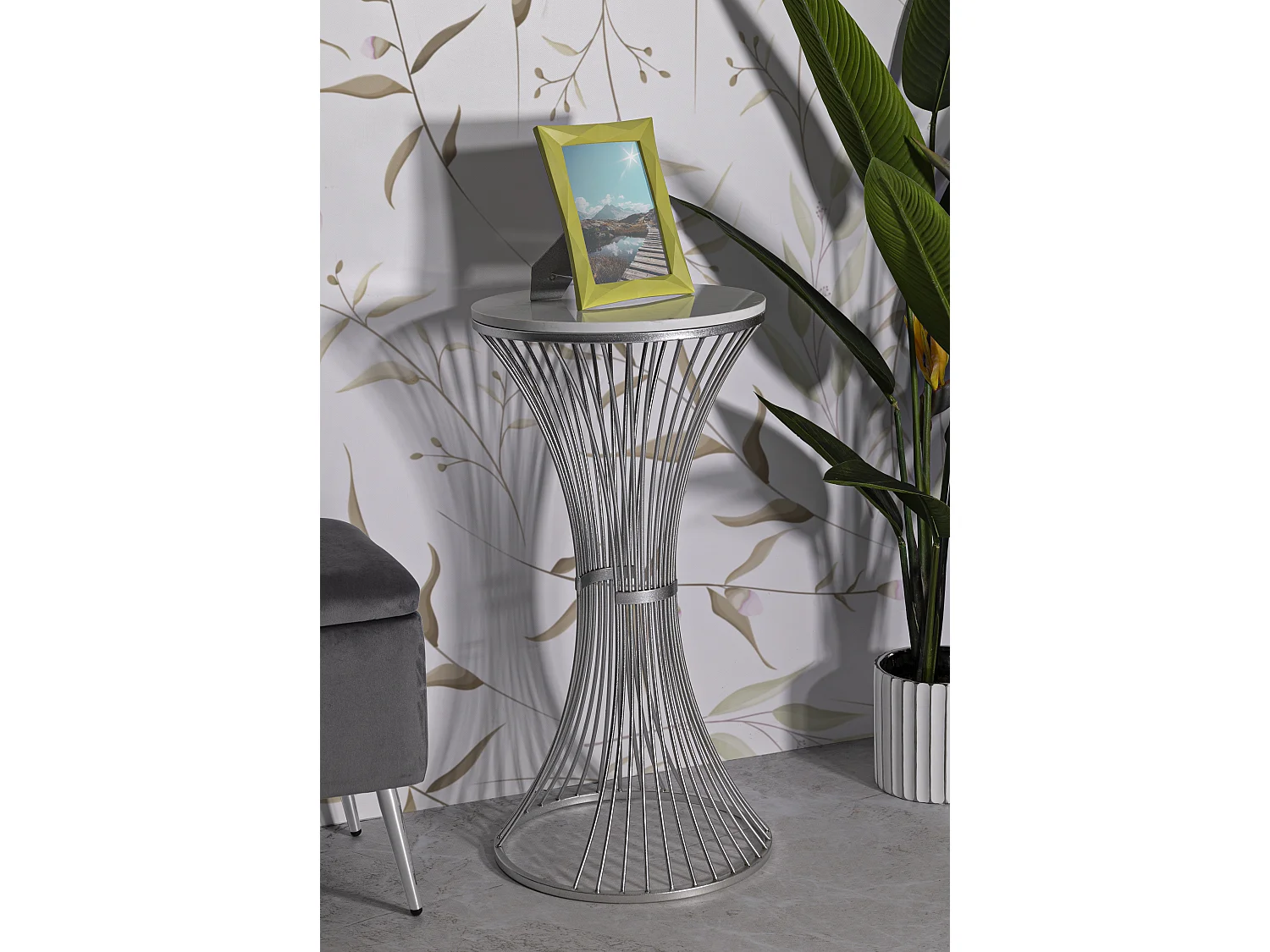 Table d'Appoint en Marbre "Funnel" 79cm Argent