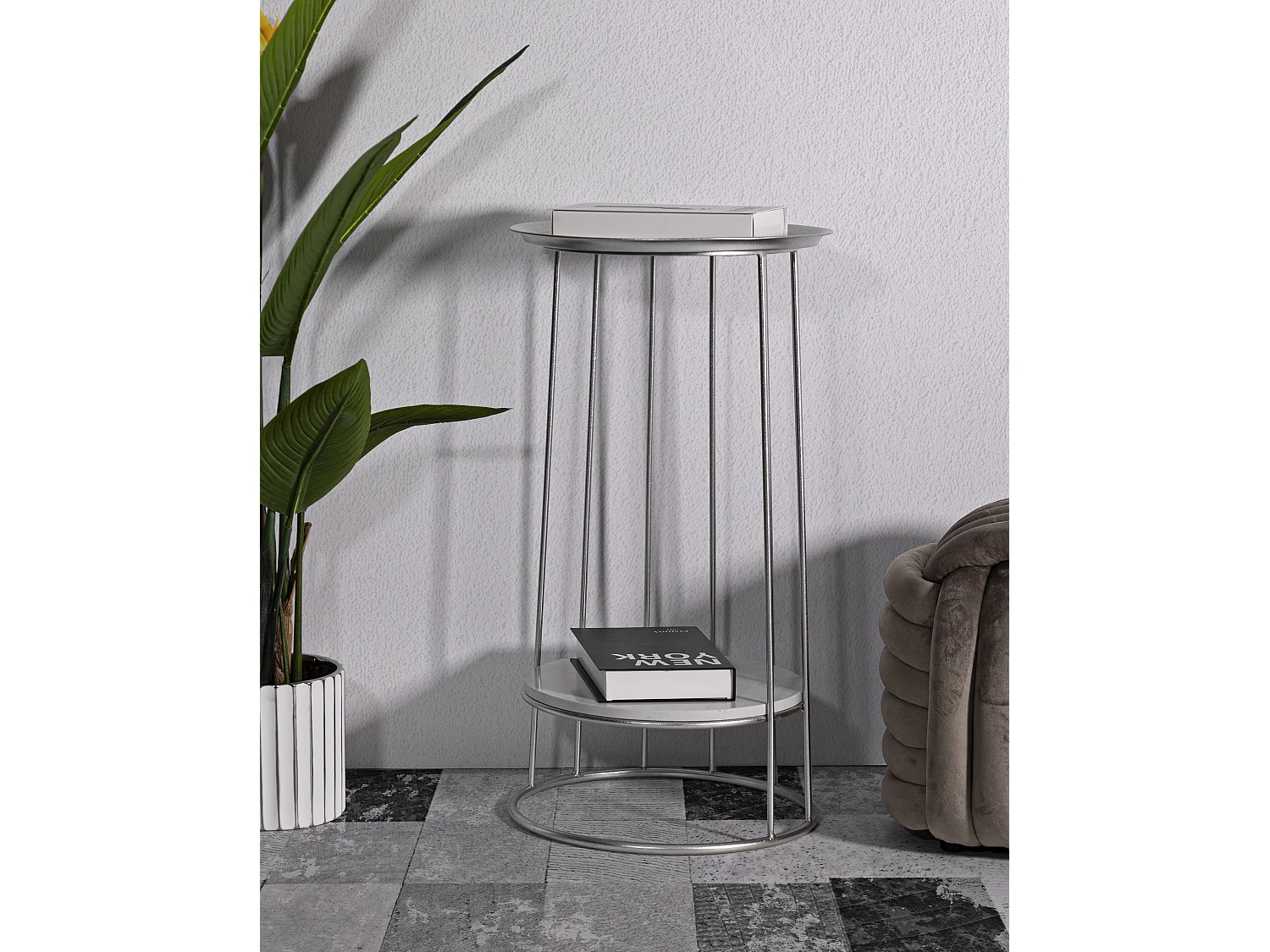 Tavolinetto in metallo argentato cm Ø 40x76